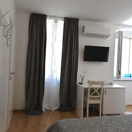 Apartments&rooms Oliva Gasthuis 4*