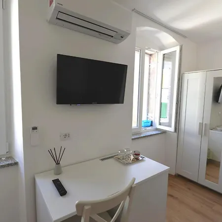 Gasthuis Apartments&rooms Oliva 4*
